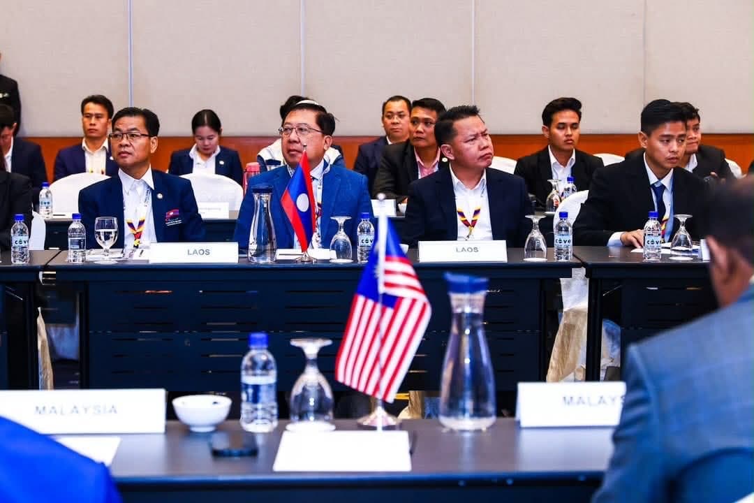 Laos delegates at the APSF Board of Governors meeting in Kuala Lumpur.