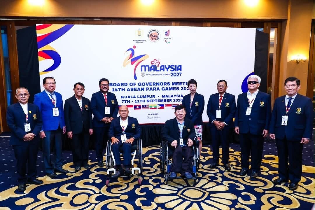 Official group photograph at the APSF Board of Governors meeting for the 14th ASEAN Para Games.