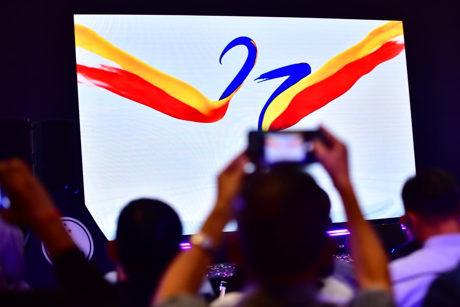 The Angka 27 mark on the launch screen.